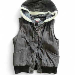 Hooded Gray Vest